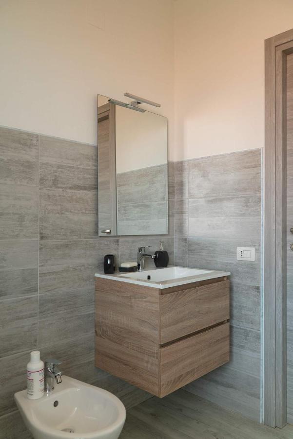 Monfalcone City Room Rental Apartment Cagliari Buitenkant foto